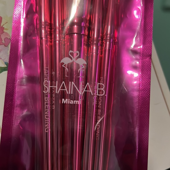 Shaina B Miami Pink Makeup Brush Set💗💞 - Picture 3 of 5